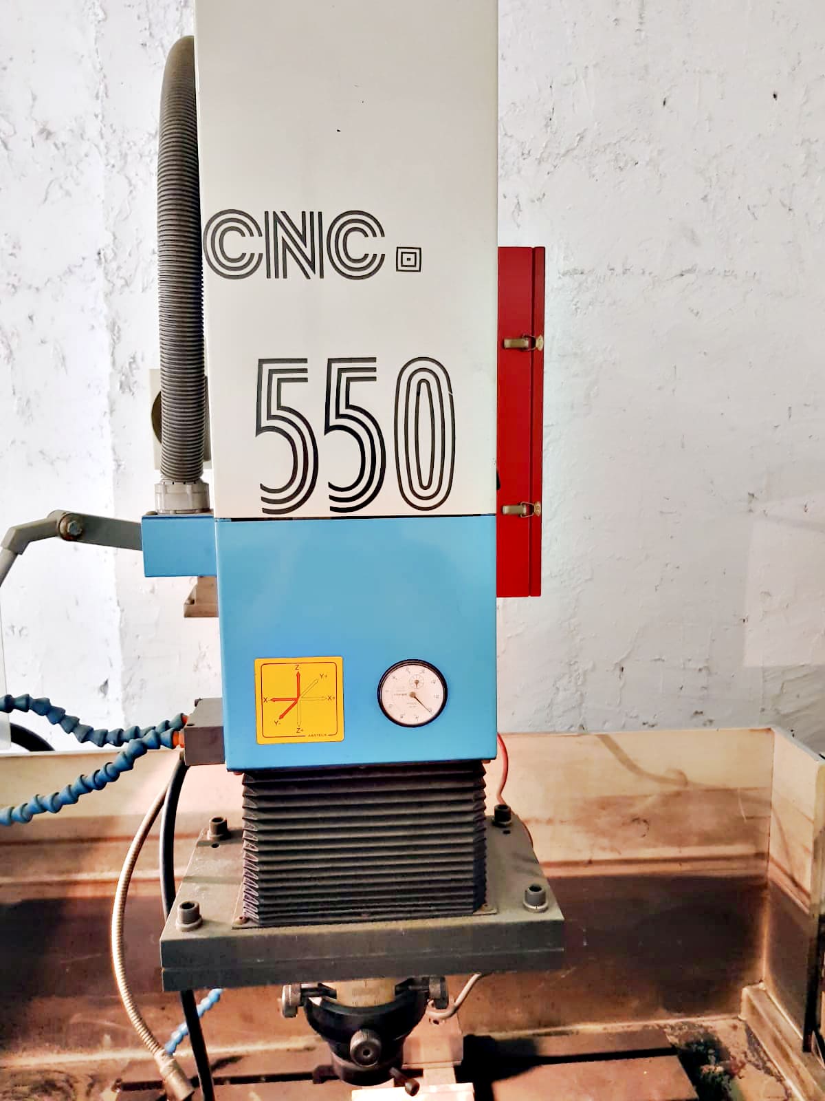 Usado Aristech CNC 550 - Máquina EDM - 1998