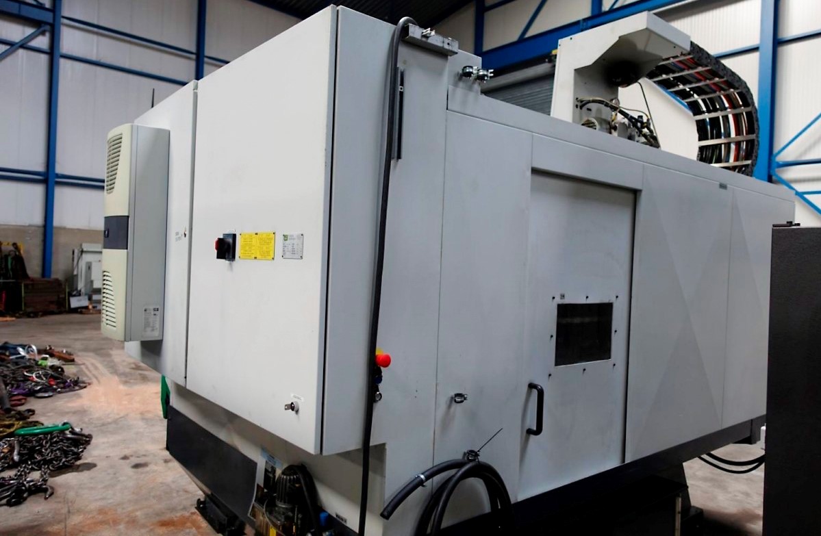 Used Unisign UV4000 - Vertical Machining Center - 2007