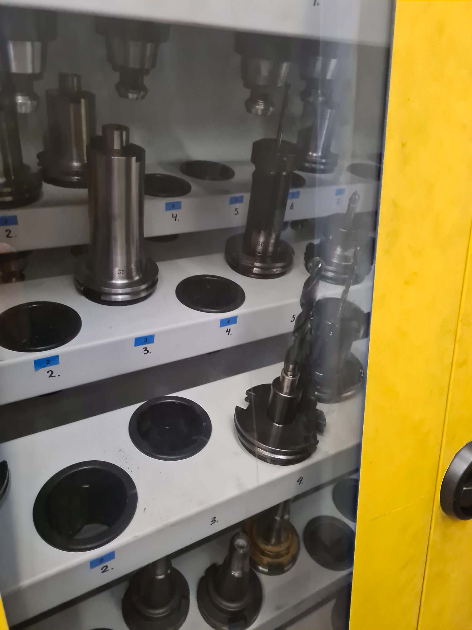 Gebruikt Cincinnati Milacron Sabre 1250 - Verticaal bewerkingscentrum - 1995