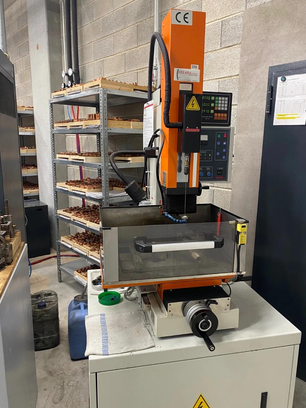 Gebruikt Koton KTH-200 I Draad EDM
