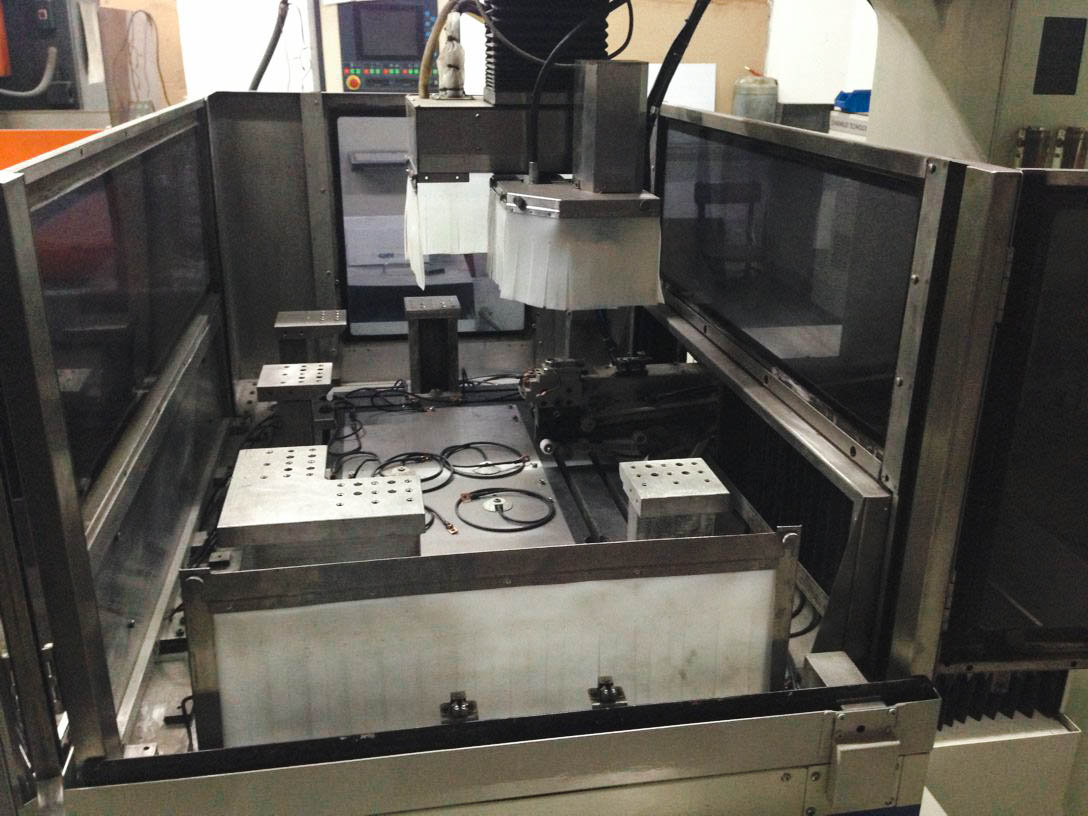 Used Fanuc CUT-W3 - Wire EDM