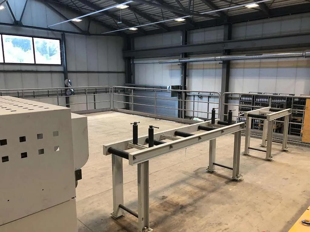 Usado Sierra de cinta Behringer HBE 261 A I