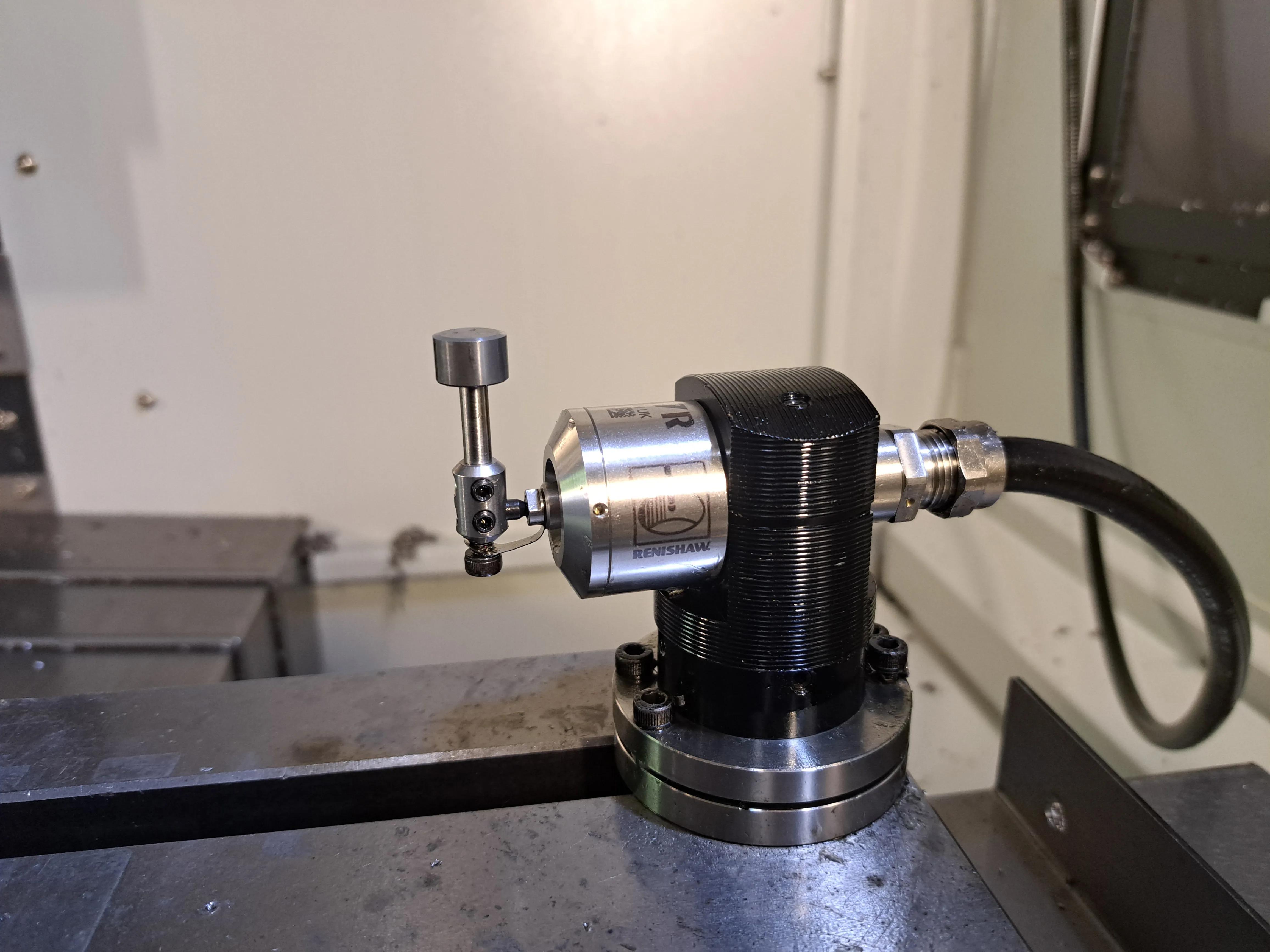 Gebruikt Leadwell V-32IF I Verticaal bewerkingscentrum