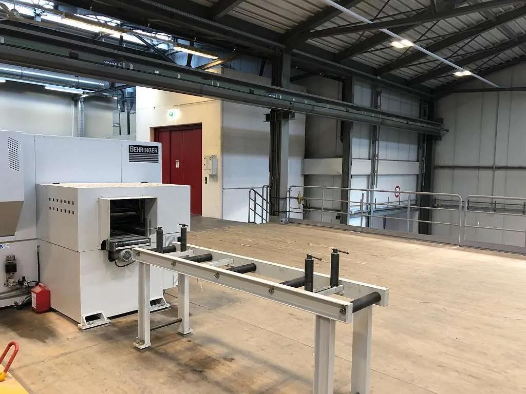 Usado Sierra de cinta Behringer HBE 261 A I