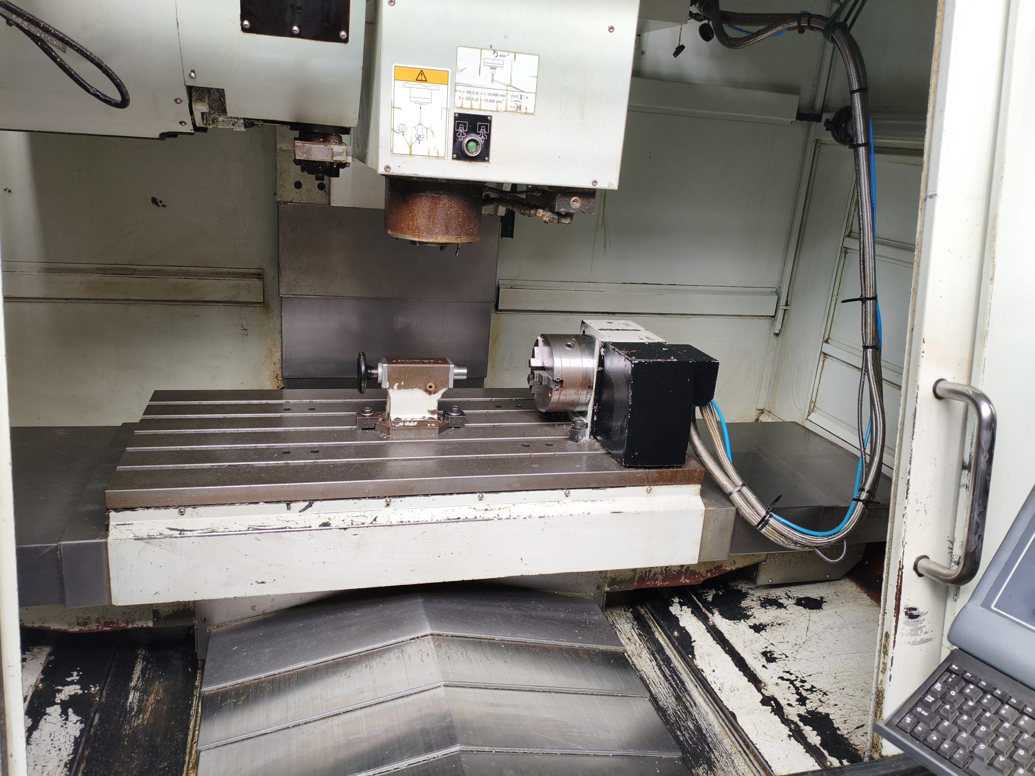 Used Hurco VMX42M I Vertical Machining Center I 2014