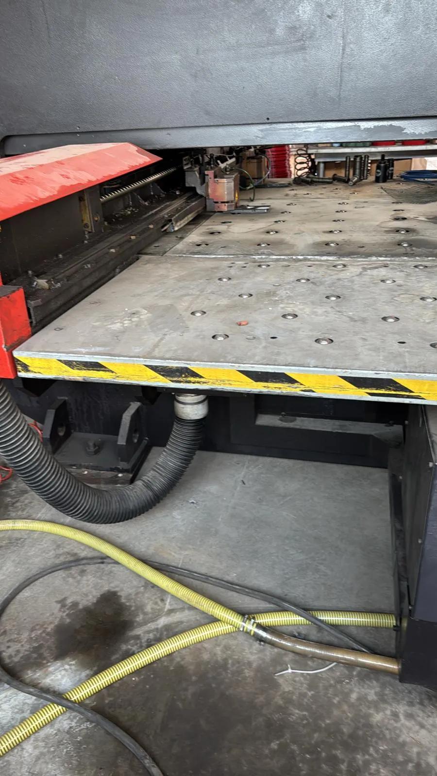 Gebruikt Amada Vipros 255 I Ponsmachine