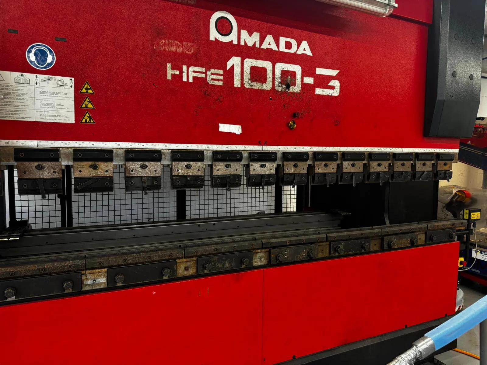 Gebruikt Amada HFE 100-3 I Persbank