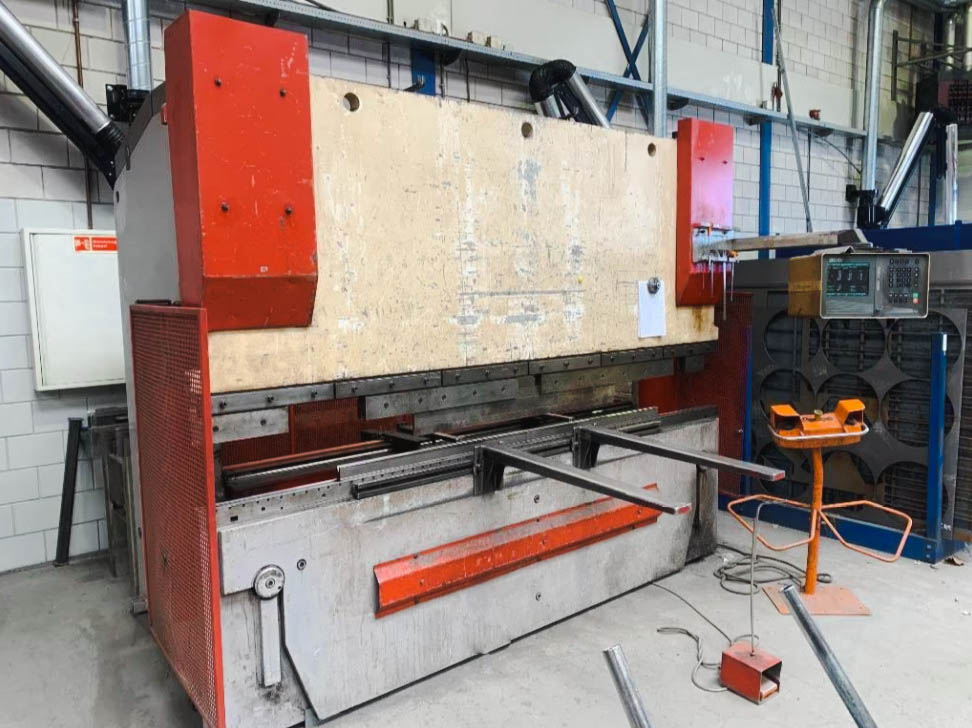 Used Beyeler PR 6 1500 x 3100 - Press Brake - 1998