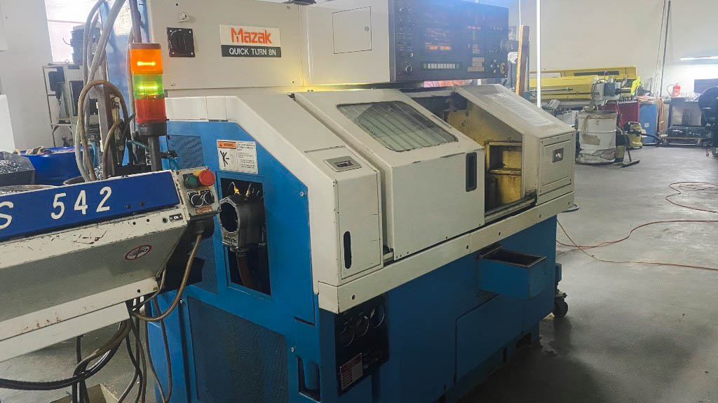 Usado Mazak QT 8N - Torno CNC - 1992