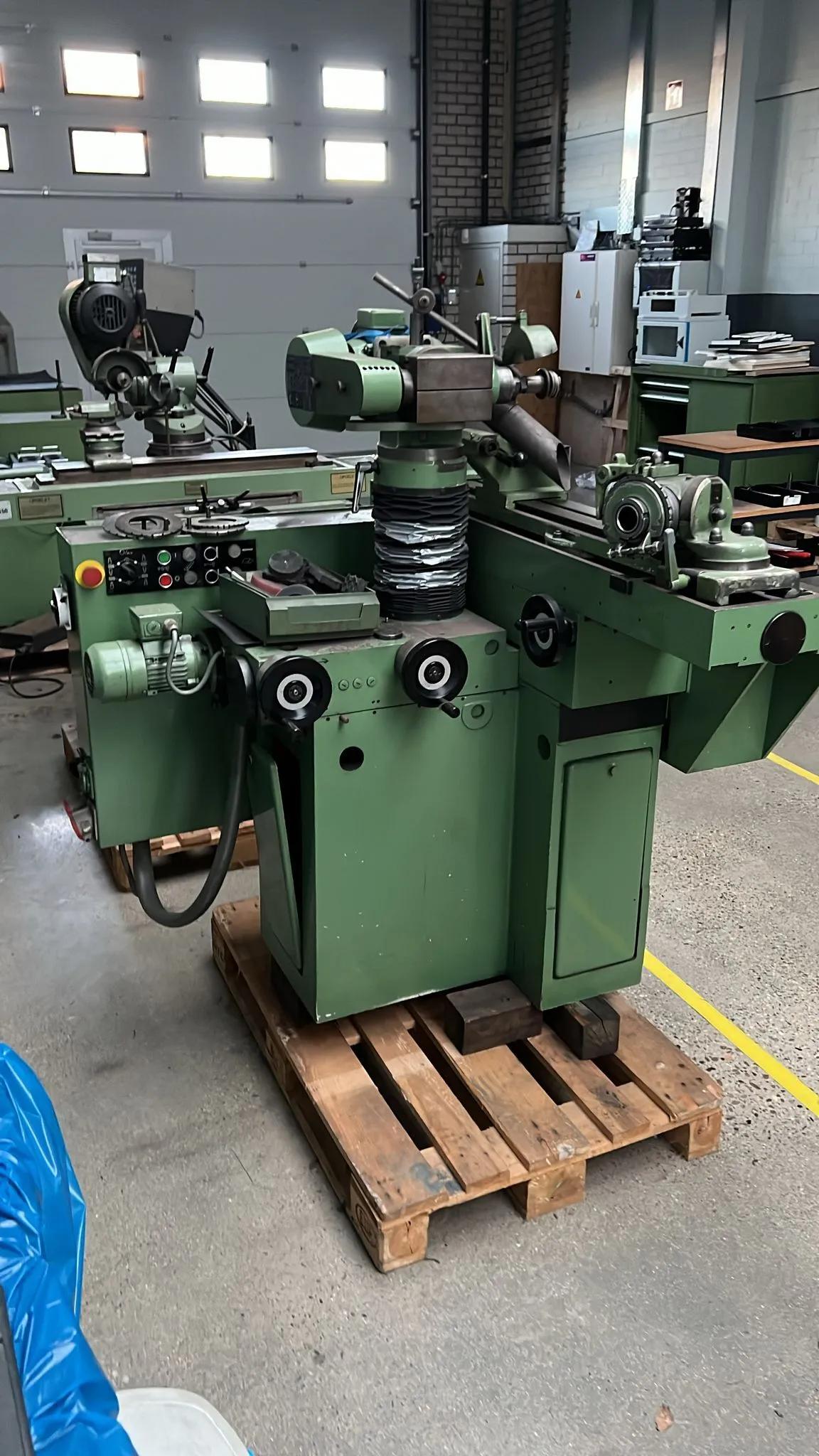 Usado Máquina de afilado de herramientas Schutte WU 50 I