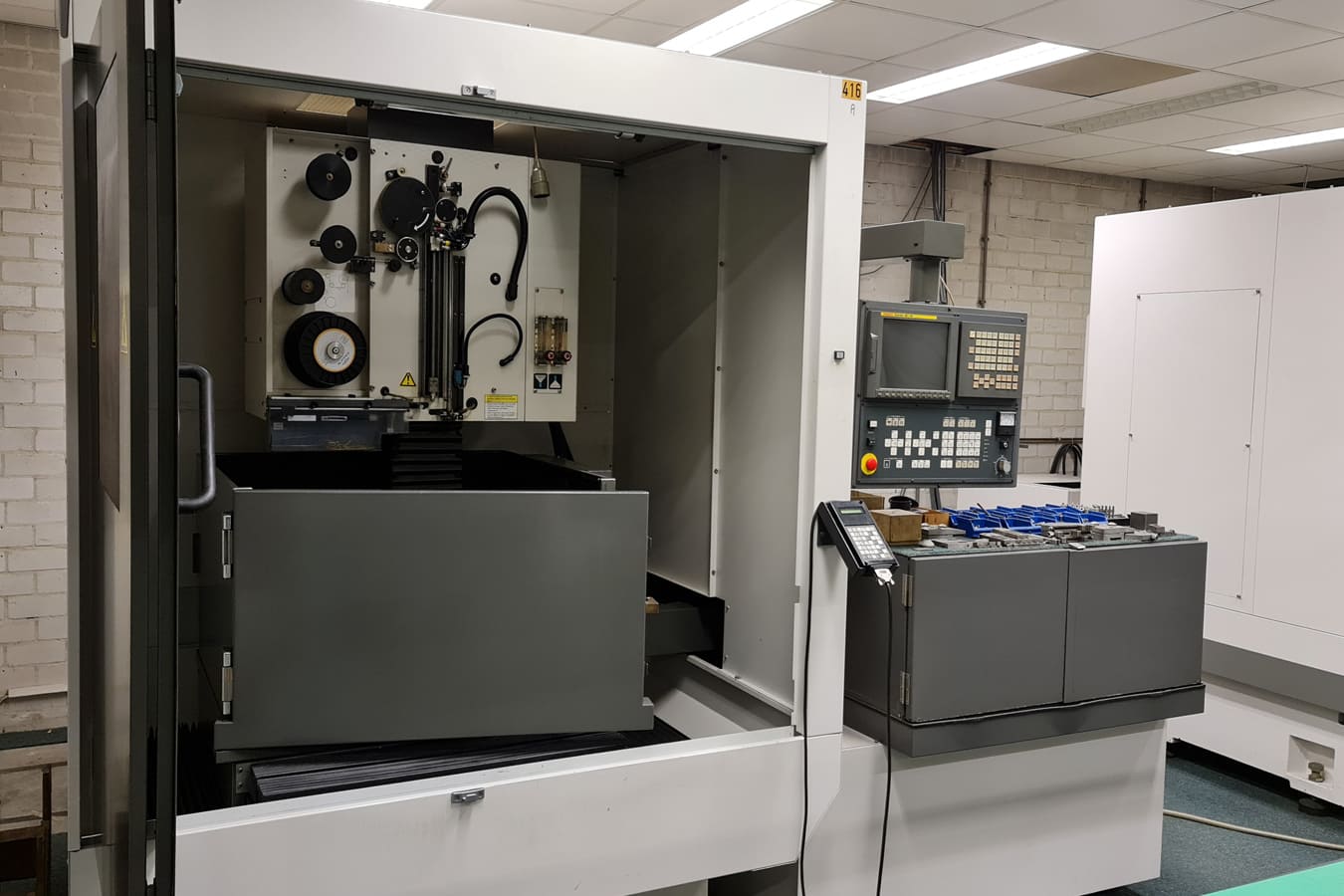 Used FANUC ROBOCUT a 1iA - A04B