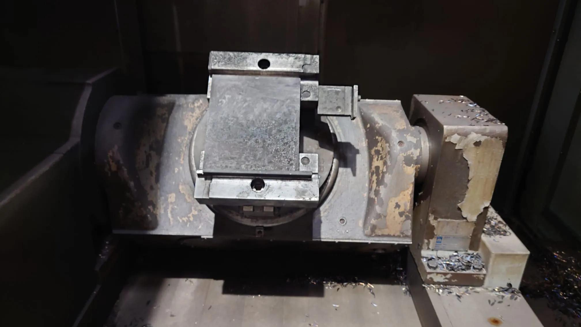 Usado Centro de Mecanizado Vertical Accuway UM-350V5 I