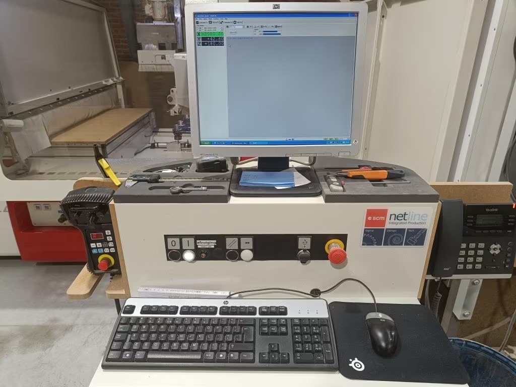 Used SCM Tech Z2 I CNC Machining Center I 2011