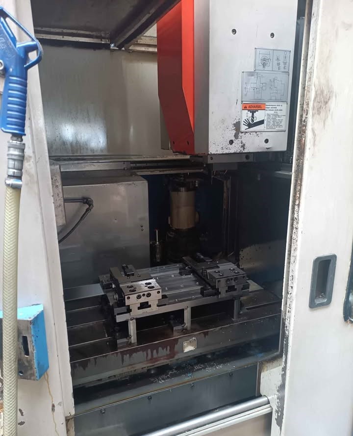 Used Mazak AJV 18/40 I Vertical Machining Center I 1991