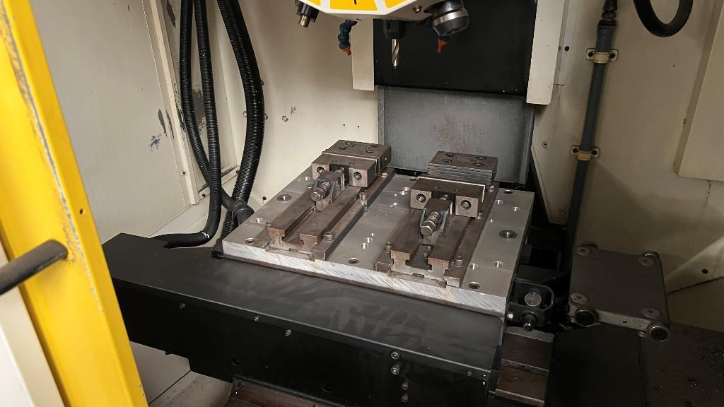 Used Fanuc Robodrill Alpha T14iA I Vertical Machining Center I 1998
