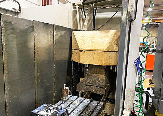 Gebruikt Mazak VTC 20C - CNC Verticaal bewerkingscentrum - 1998