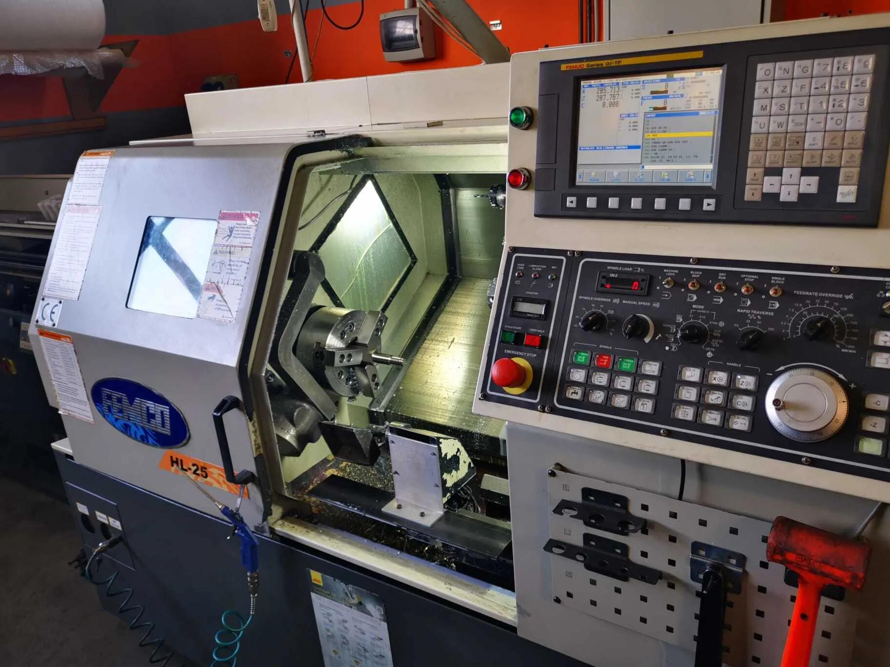 Gebruikt Femco HL-25N I CNC Draaibank