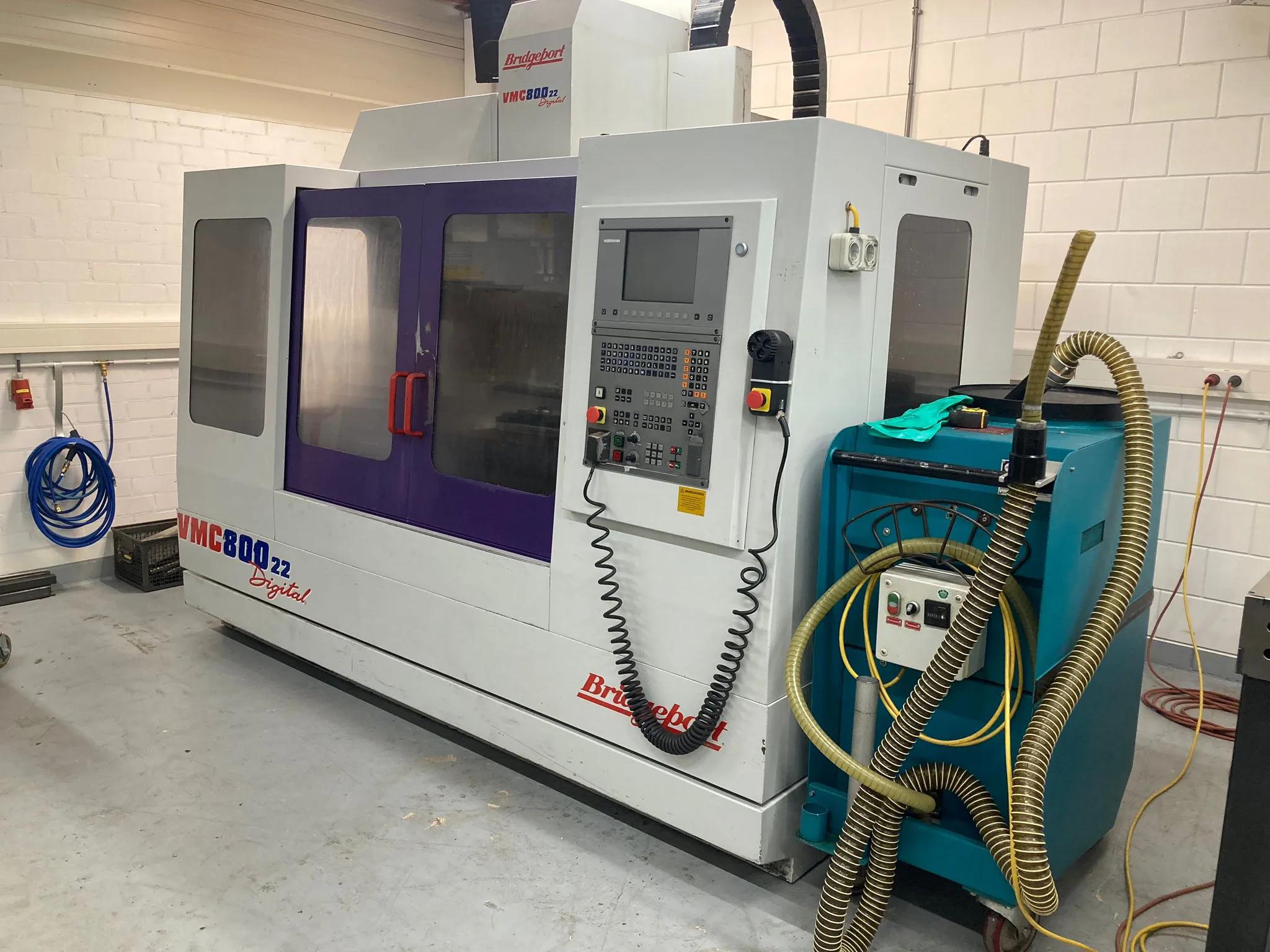 Usado Centro de Mecanizado Vertical Bridgeport VMC 800/22 I