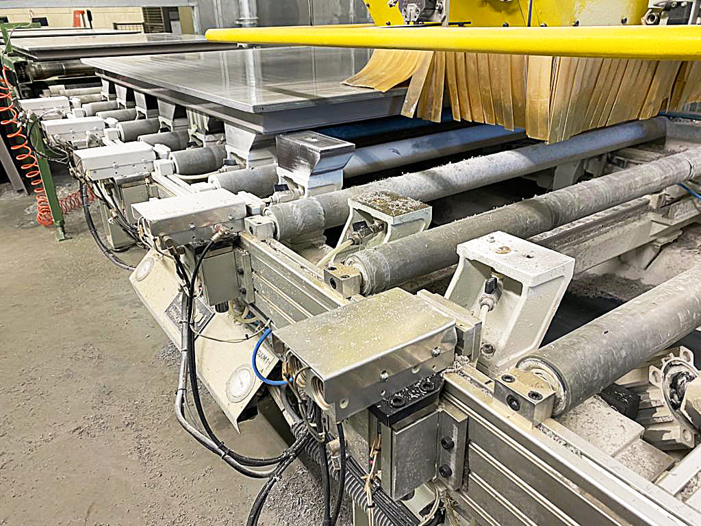 Usado Cms NC KM 36 - Máquina de Fresado CNC - 2010