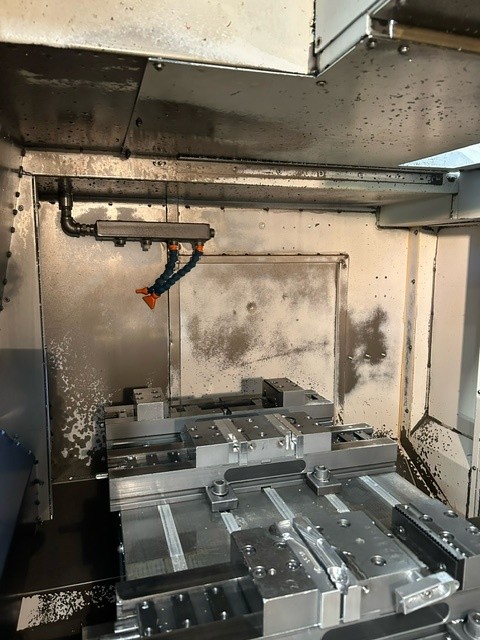 Used Mazak Nexus 510C I Vertical Machining Center I 2004
