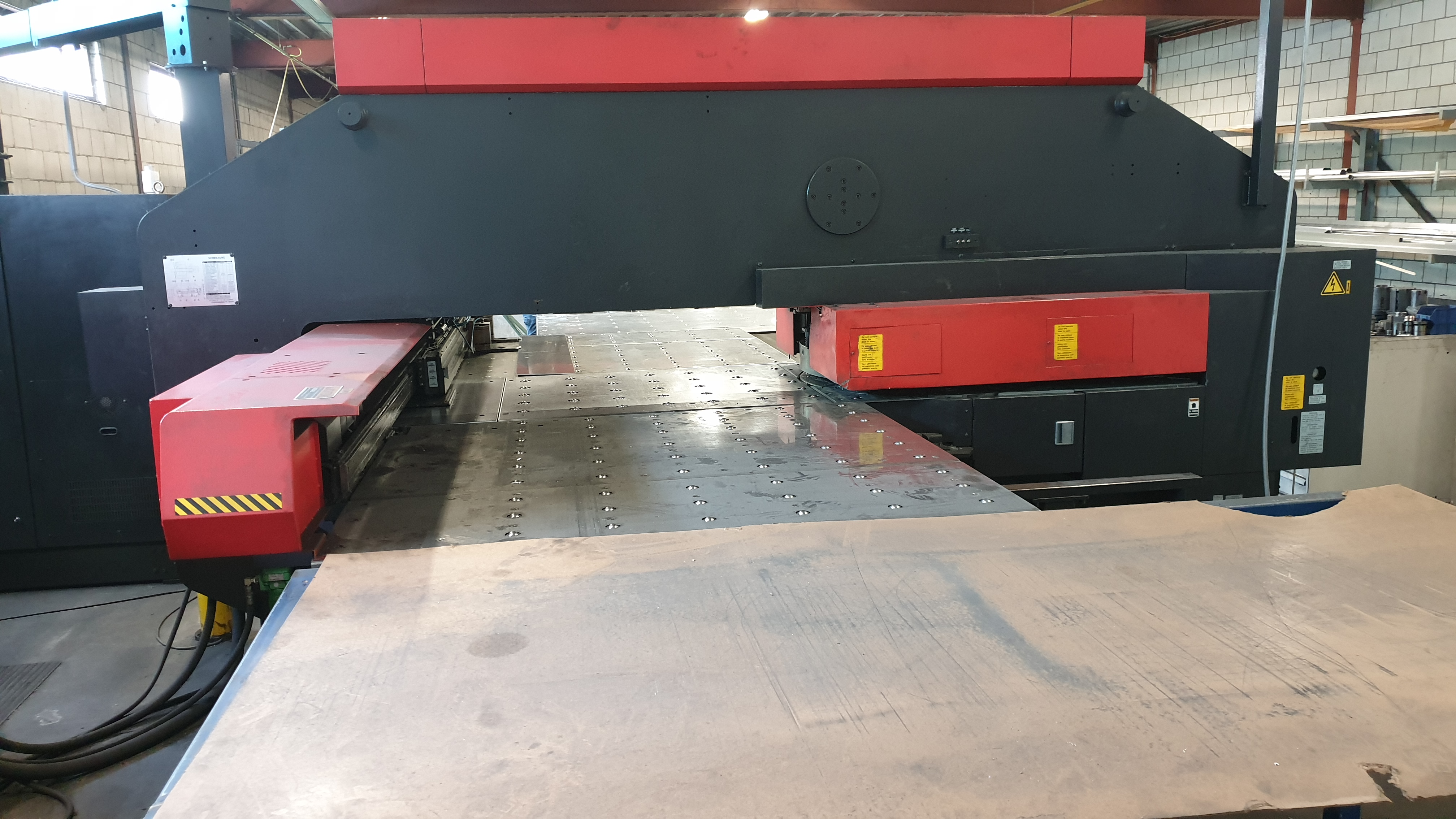 Used Amada Vipros 358 Queen I Punching Machine I 1997