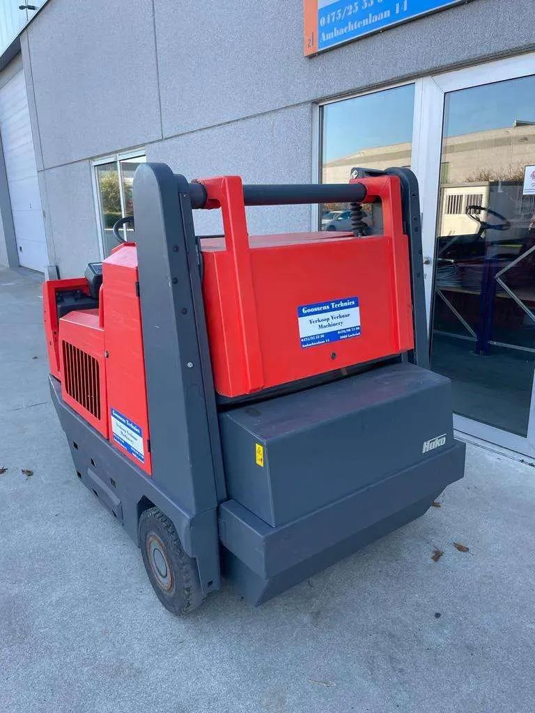 Gebruikt HAKO Jonas 1450 E I Straatveger