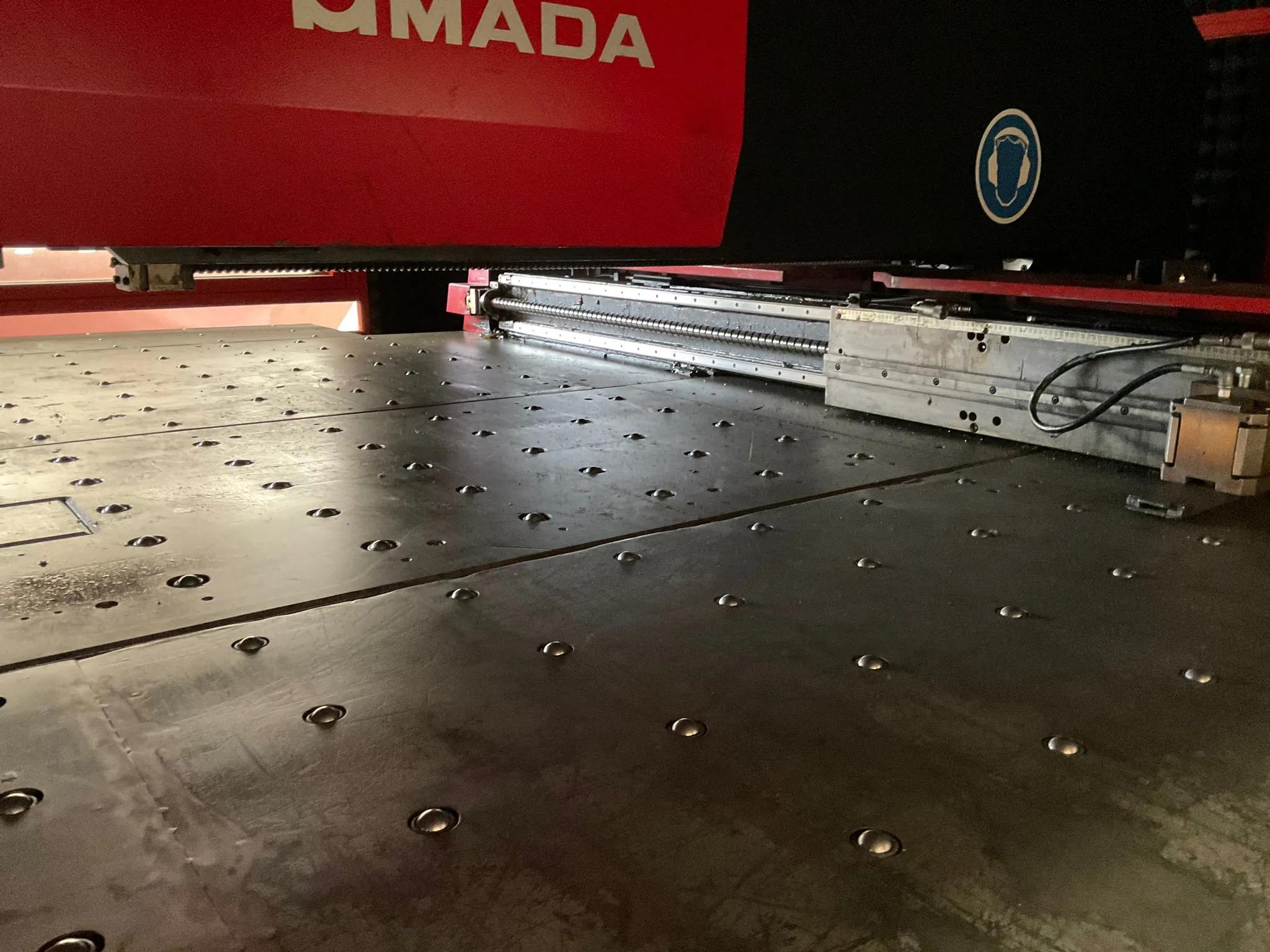 Gebruikt Amada Pega 367 I Ponsmachine