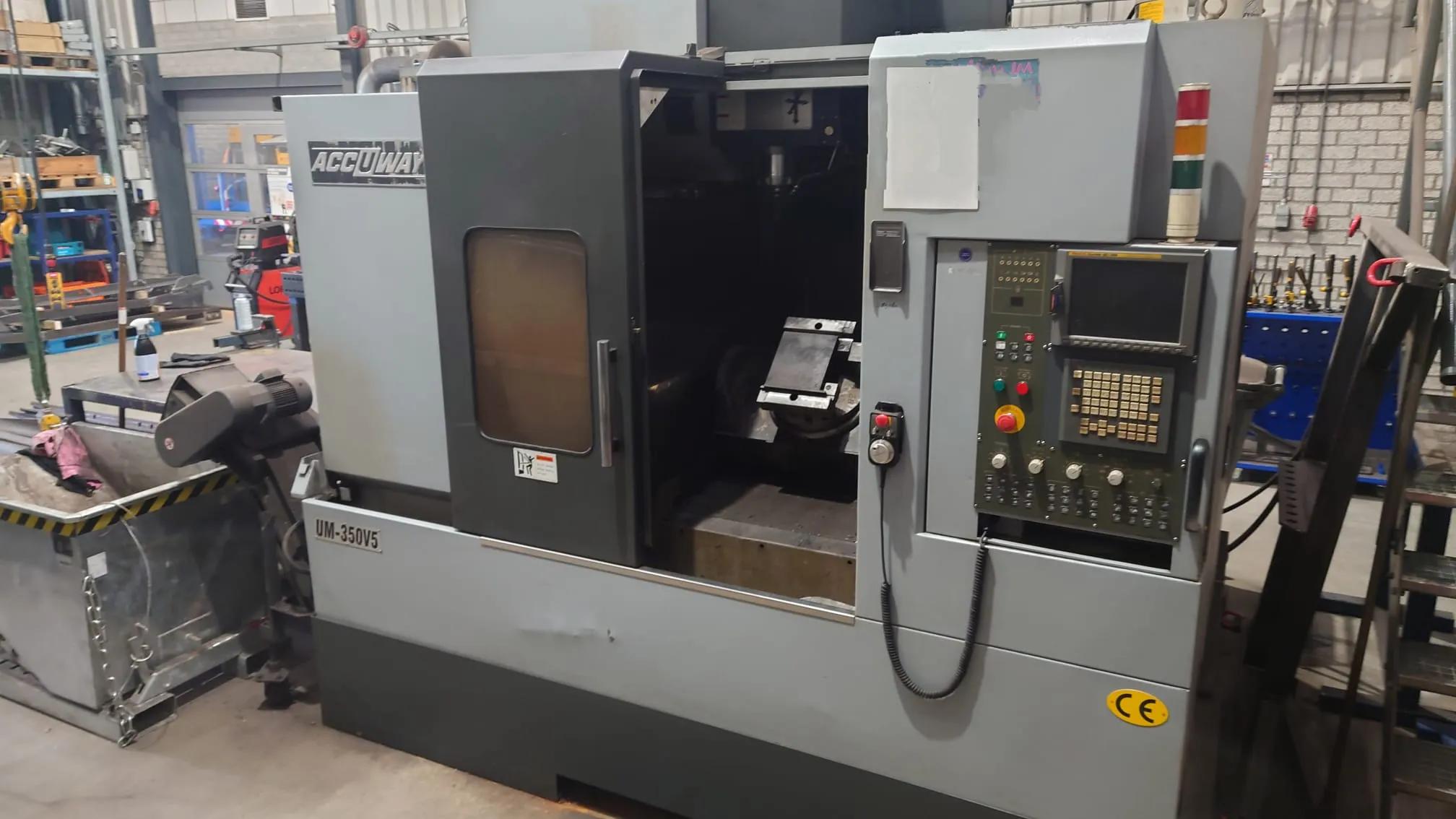 Usado Centro de Mecanizado Vertical Accuway UM-350V5 I