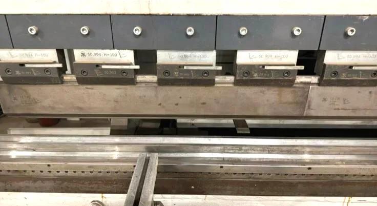 Gebruikt LVD PPNMZ 220/40 MNC I Persrem