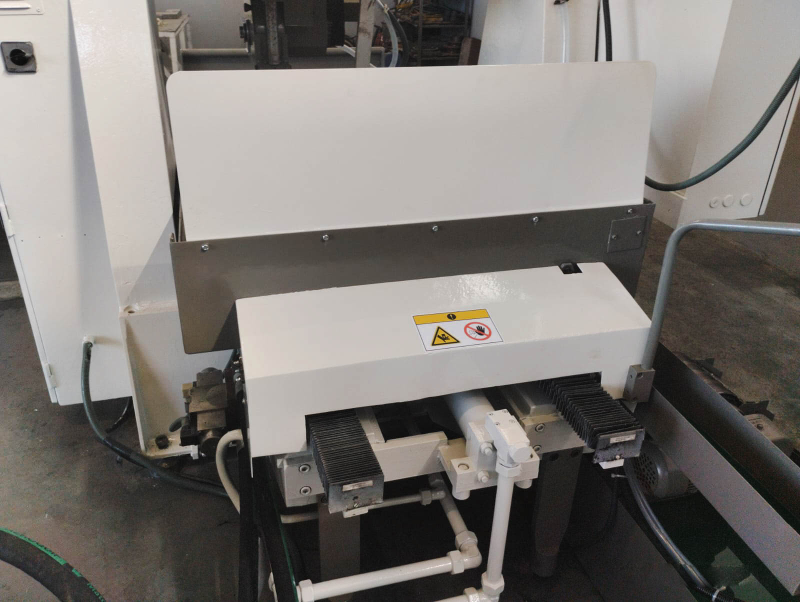 Used LGB R1590 - Grinding Machine - 1994