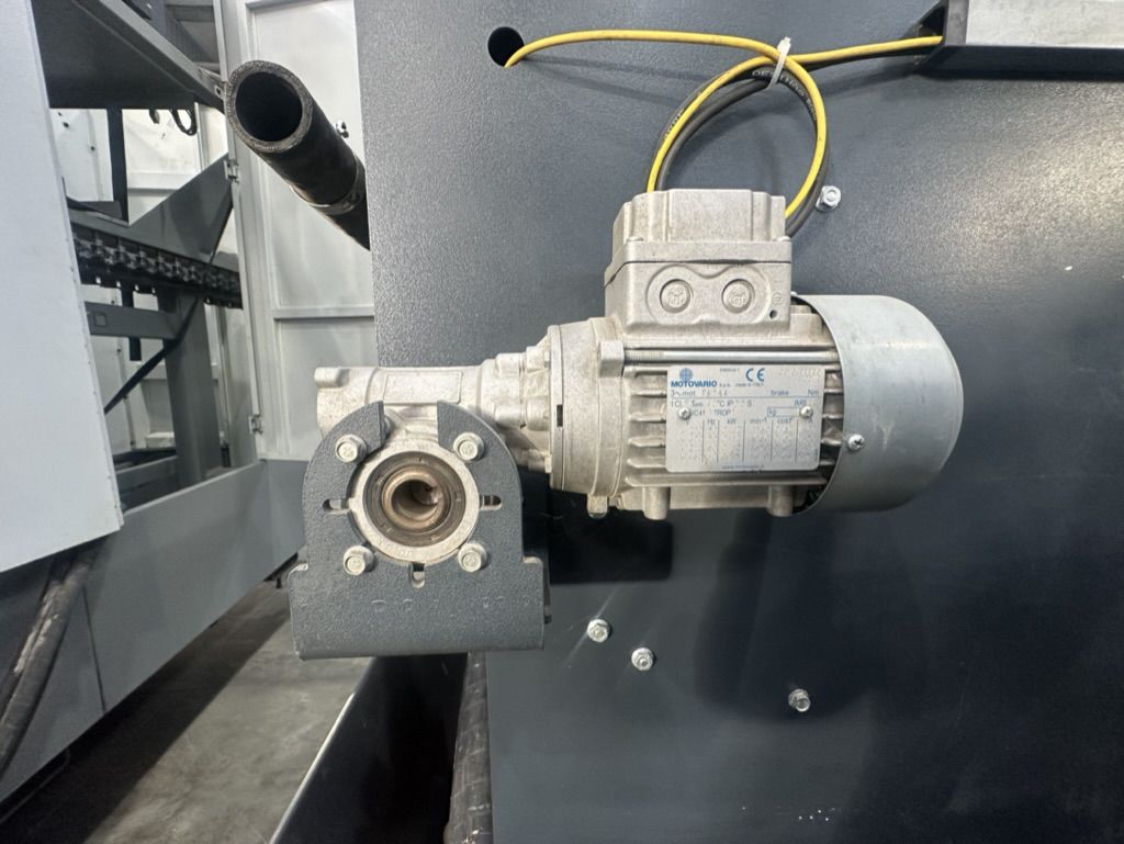 Used Deckel Maho DMU 100P DuoBlock I Horizontal Machining Center I 2008