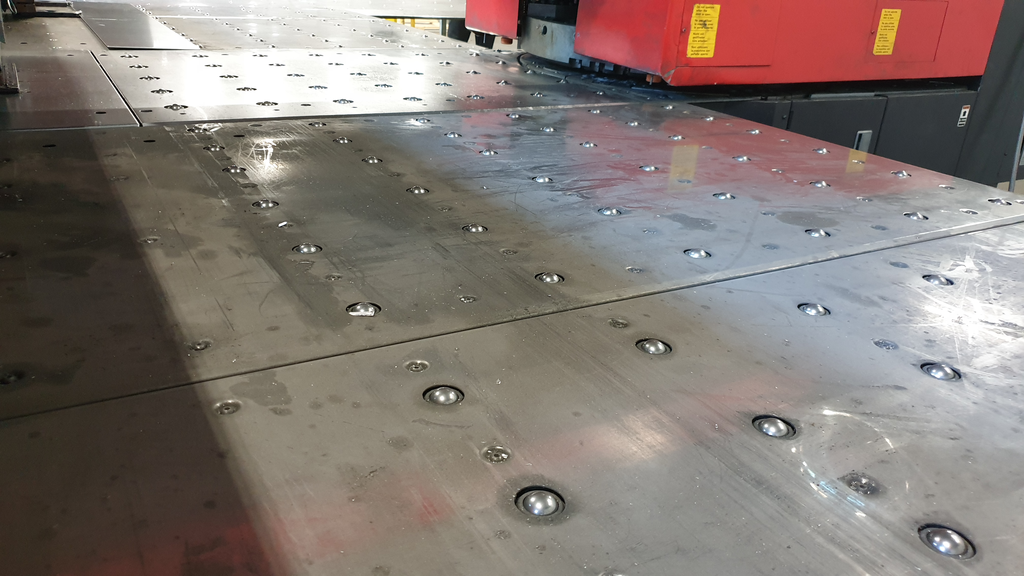 Used Amada Vipros 358 Queen I Punching Machine I 1997