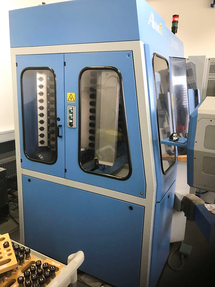 Gebruikt Almac CU 3005 - CNC Frezen - 2004