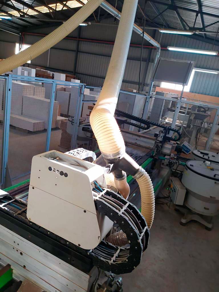 Usado Biesse Comil Insider KT2 - Centros de mecanizado CNC - 2002