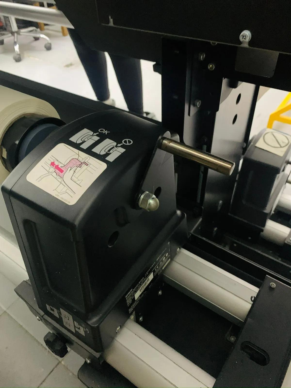 Gebruikt Epson SureColor F9200 I Dye Sublimation Printer