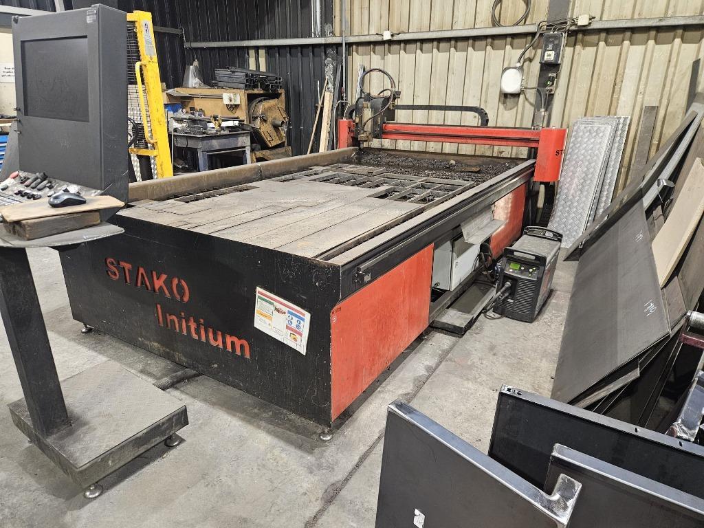 Used Stako initium + hypertherm 125 powermax I Plasma Cutting