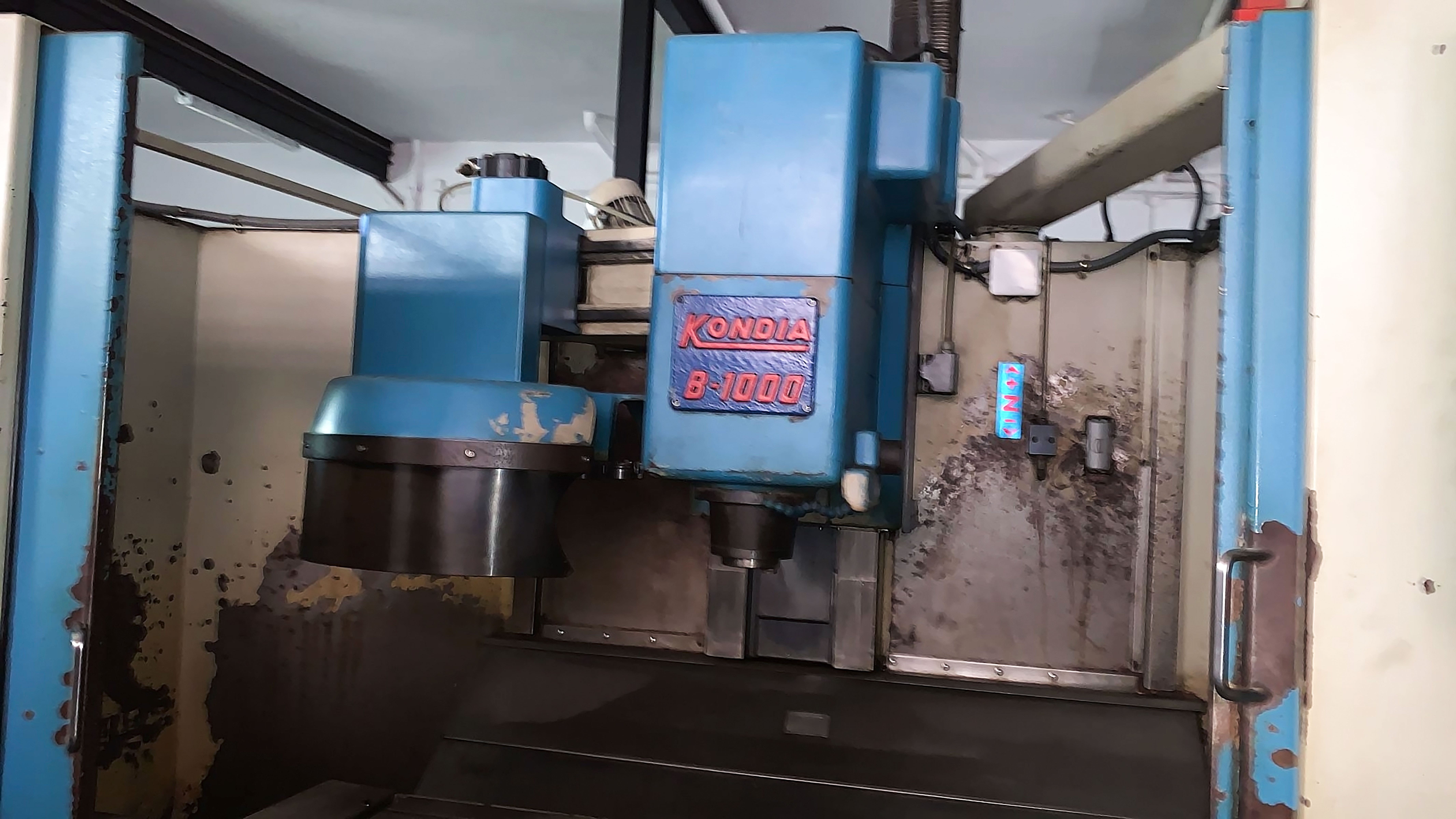 Gebruikt Kondia B-1000 - Verticale bewerkingscentra - 1998