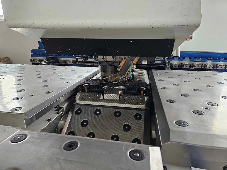 Usado Punzonadora Trumpf Trumatic 500 R I, año 2003