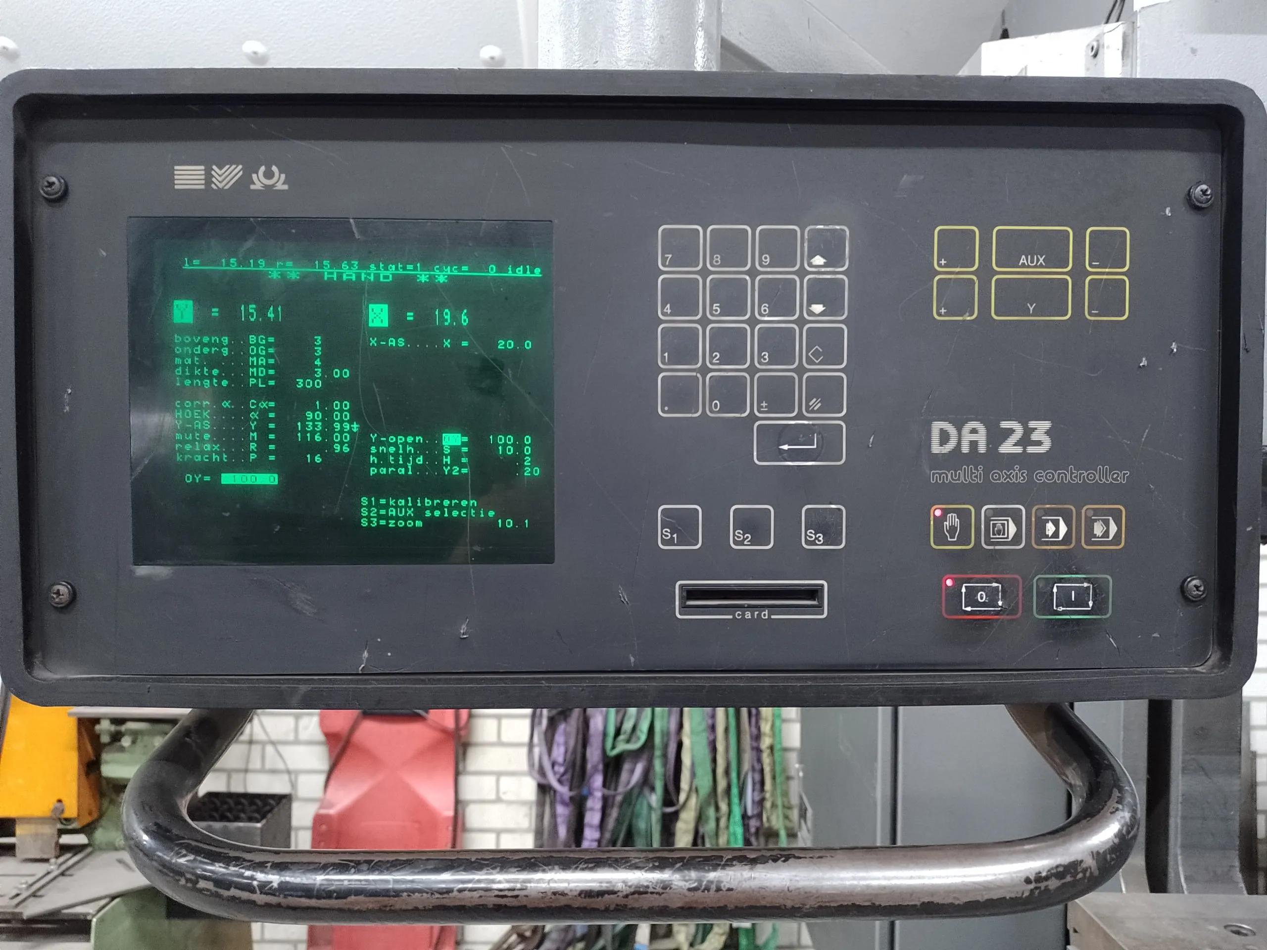 Usado Prensa plegadora Darley EEHP 110 36/31 I 1991