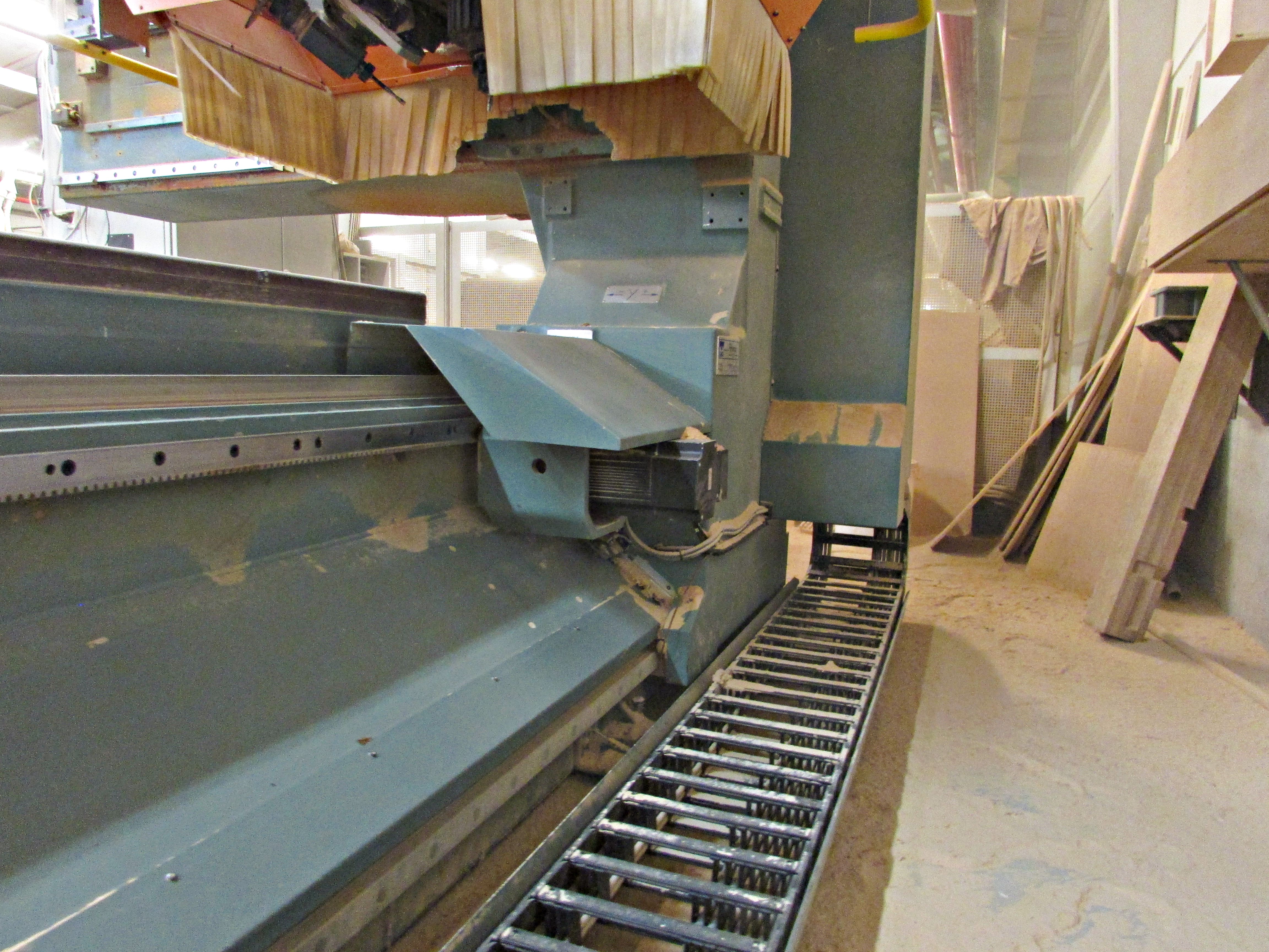 Usado CMS KM60 R8 - Centros de mecanizado CNC - 1999