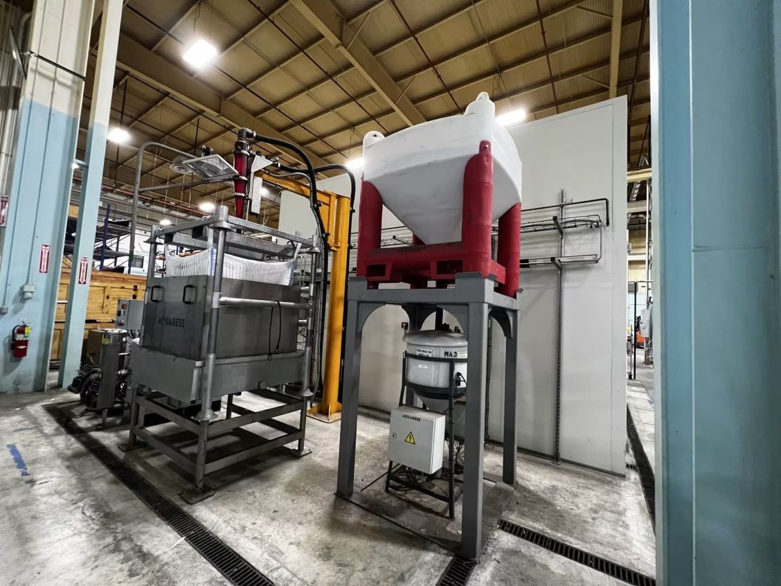 Used Aquarese by Flow 8-Axis I Robotic Waterjet Contouring