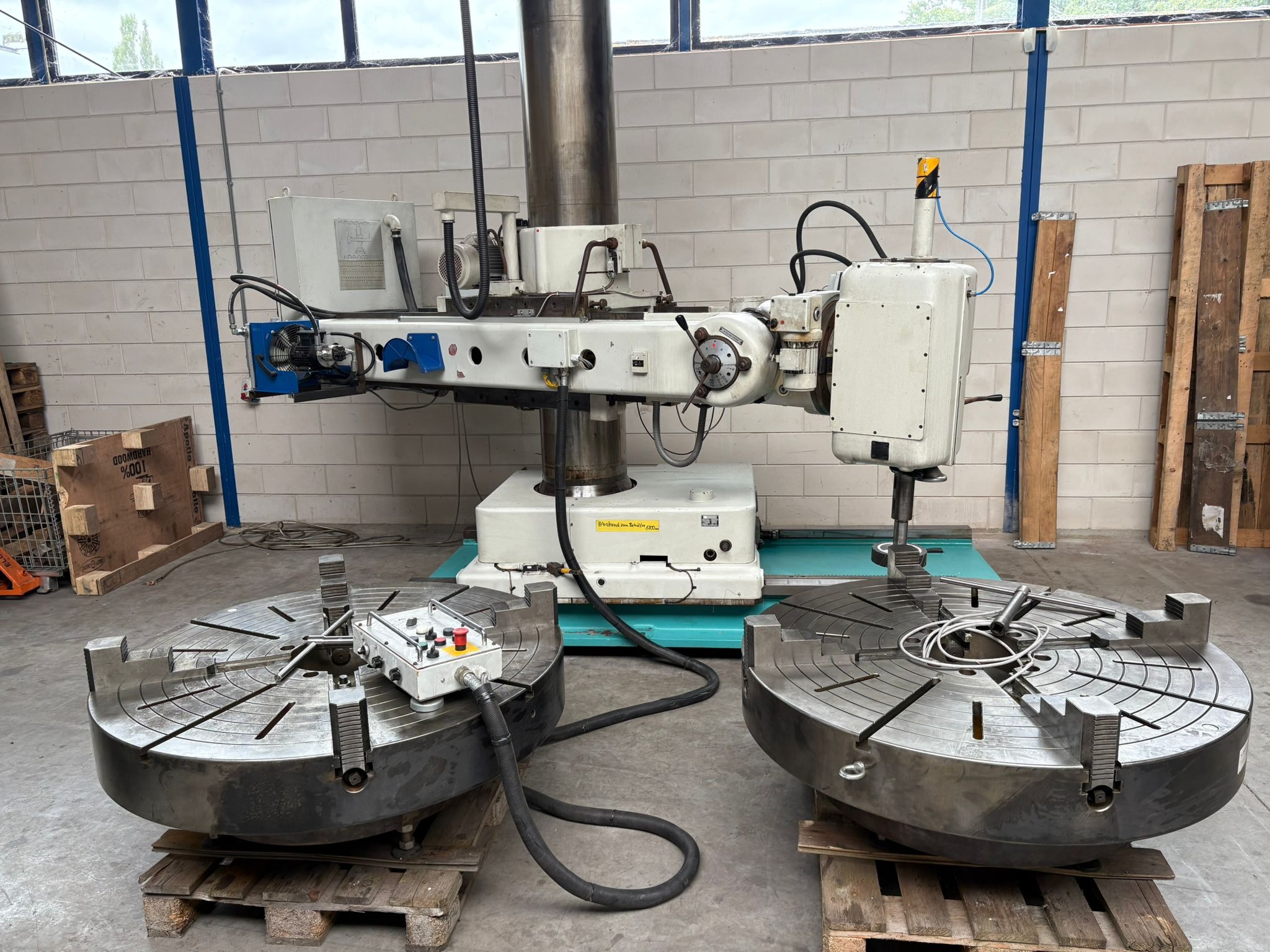 Used Kovosvit VOM 50 I Radial drilling machine I 2000