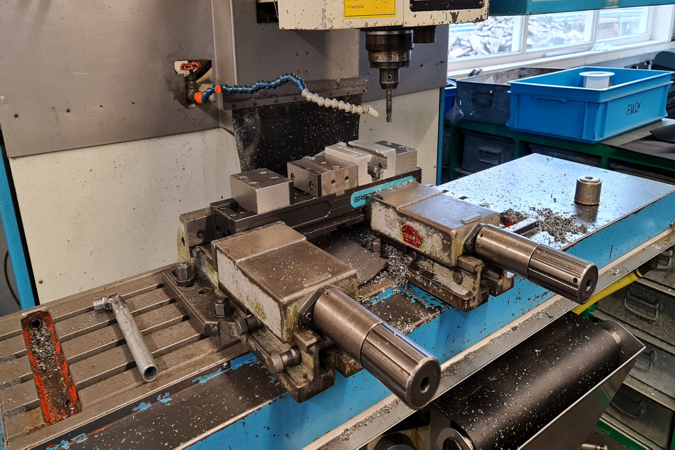 Gebruikt SUPERMAX YCM 40 - CNC Verticale Freesmachine - 1997