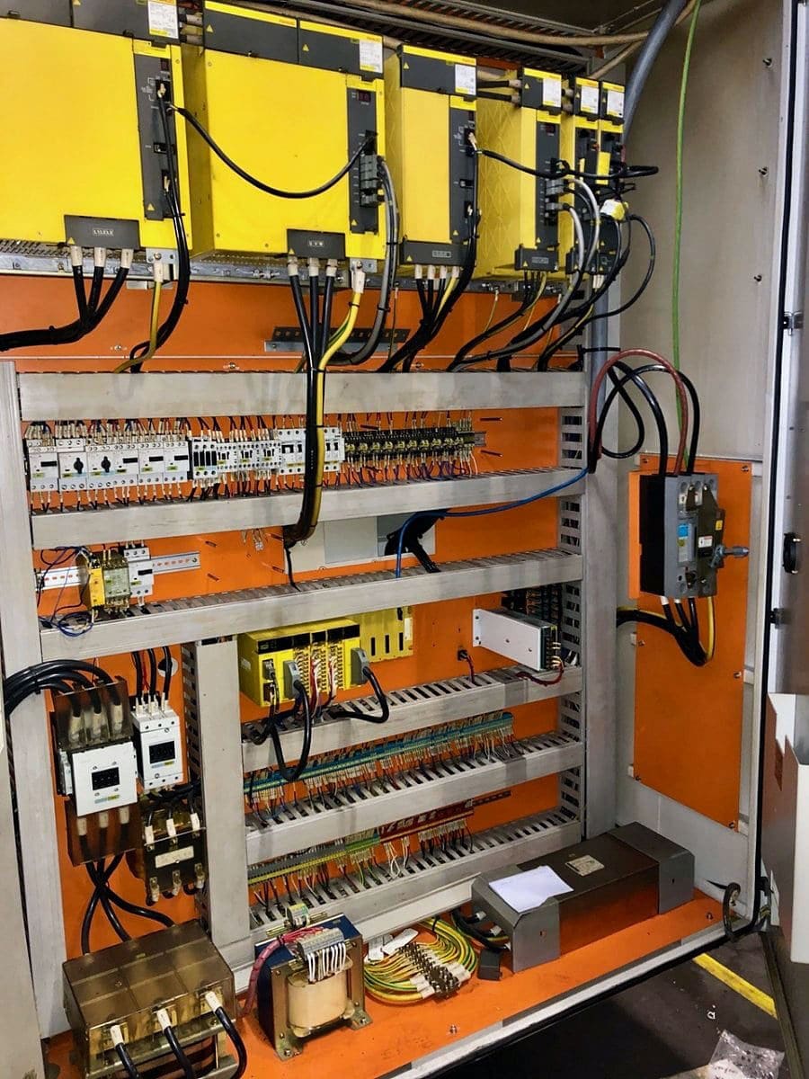 Usado Doosan Puma 700 - Torno CNC - 2002