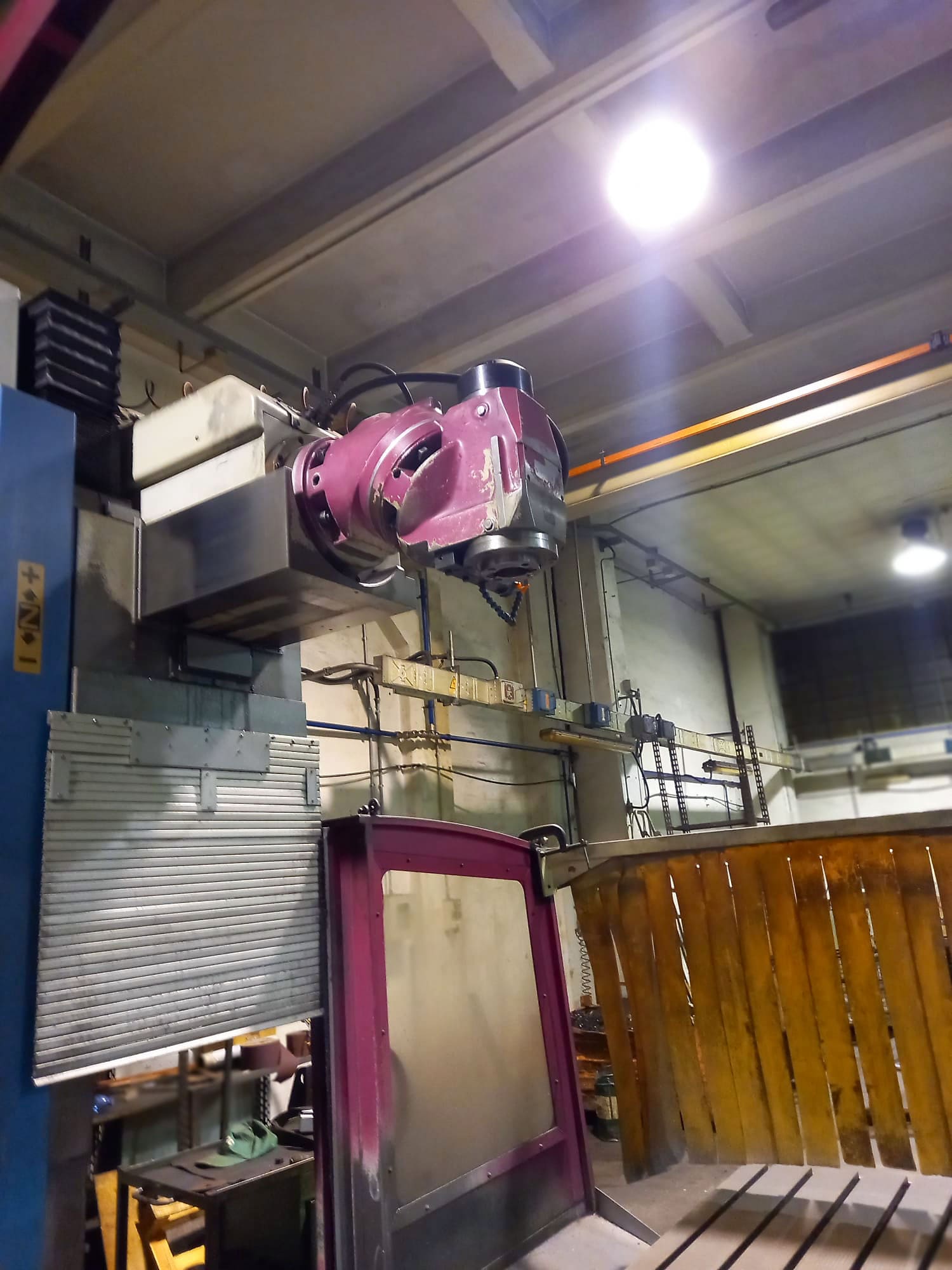 Gebruikt Lagun GBM 42E - CNC Frezen - 2005