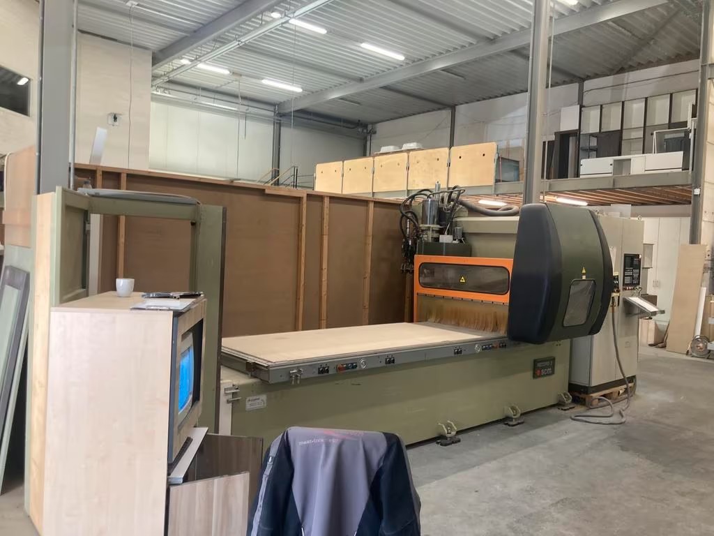 Used SCM Record 2 I CNC Machining Center