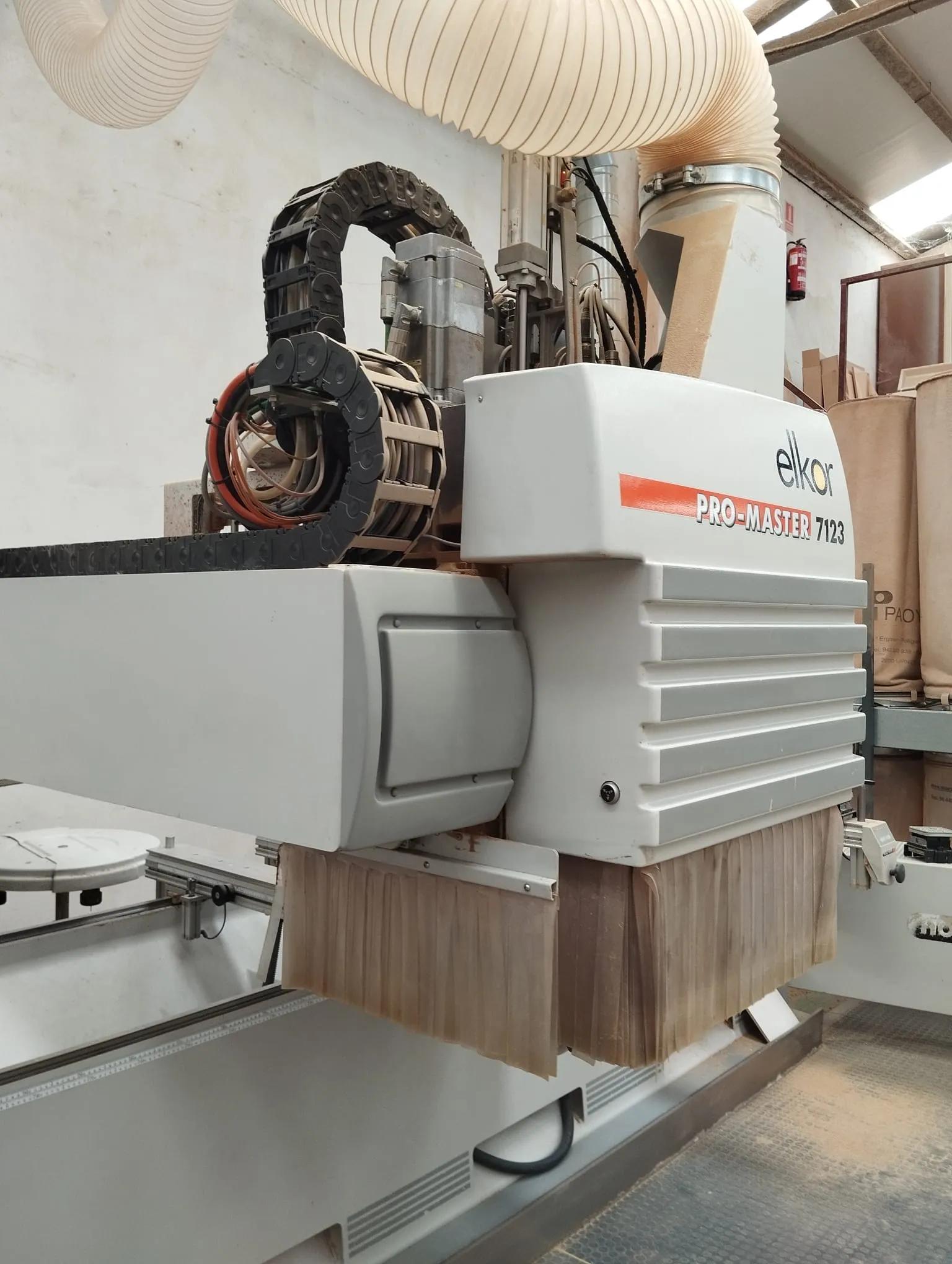 Usado Centro de mecanizado CNC Holzher Pro-Master 7123 I
