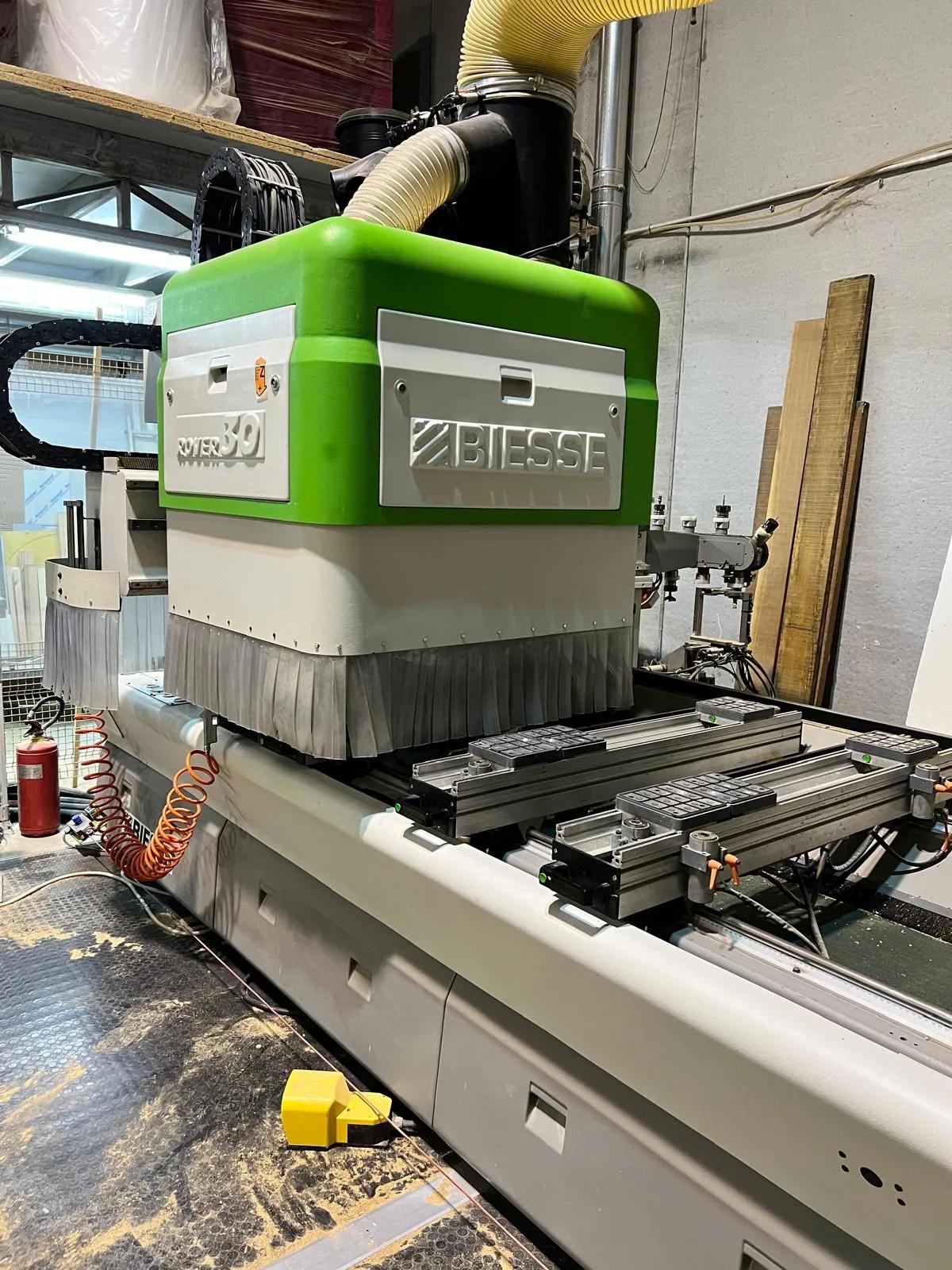 Usado Centro de Mecanizado CNC Biesse Rover 30 I