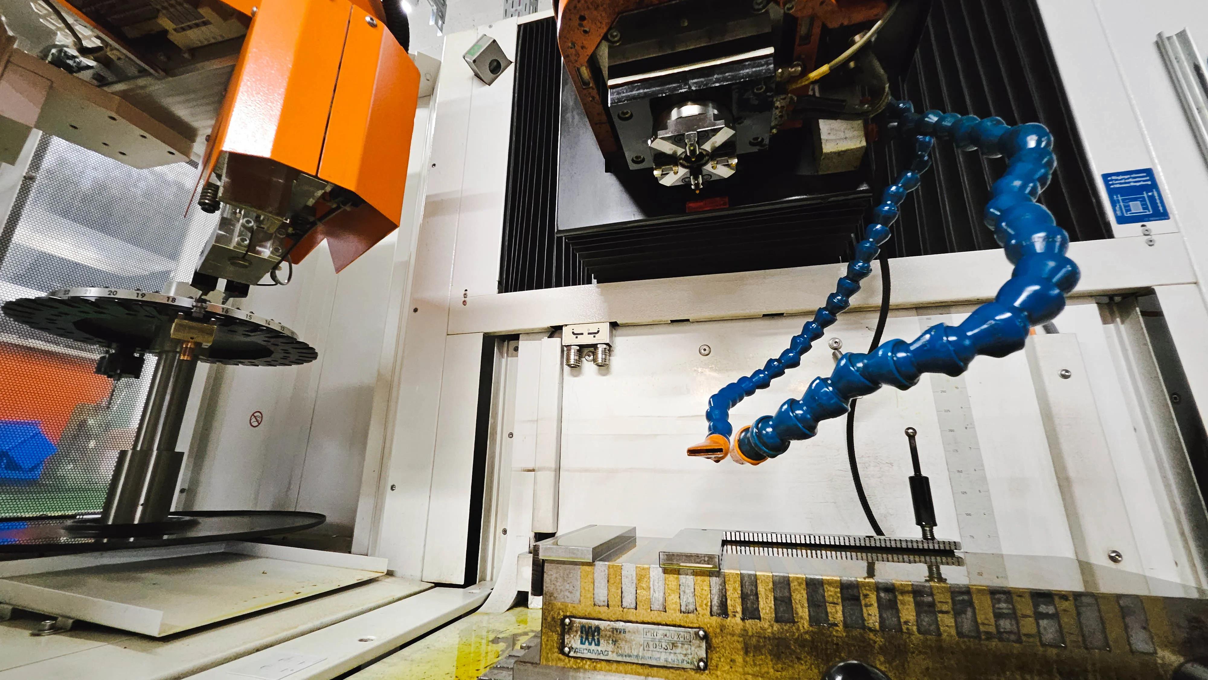 Gebruikt Agie Charmilles Formulier 200 mS I Die Sinking EDM I 2012