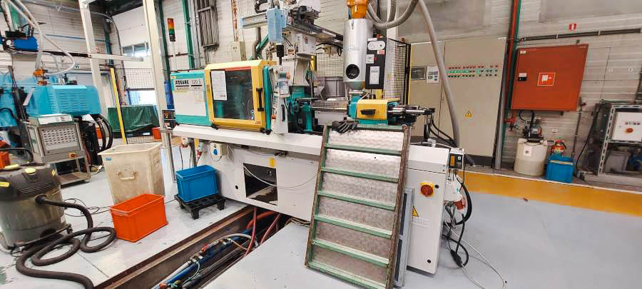 Used Arburg Allrounder 320 S 500-60 (Package X5) - Injection Moulding - 2000